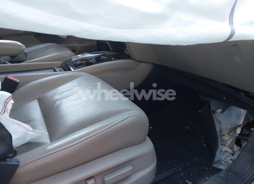 Photo 5 of 2016 Honda Pilot TOURING (VIN 5FNYF6H93GB113296)