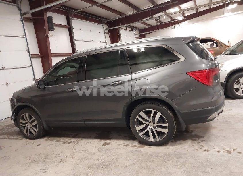 Photo 14 of 2016 Honda Pilot TOURING (VIN 5FNYF6H93GB124976)