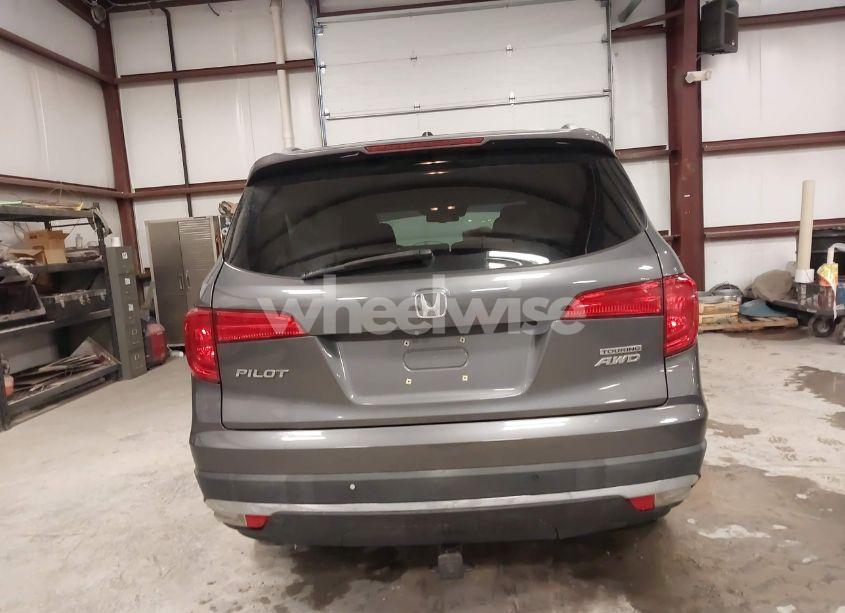 Photo 16 of 2016 Honda Pilot TOURING (VIN 5FNYF6H93GB124976)