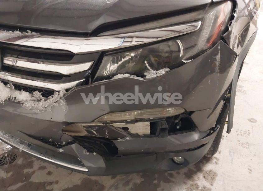 Photo 6 of 2016 Honda Pilot TOURING (VIN 5FNYF6H93GB124976)