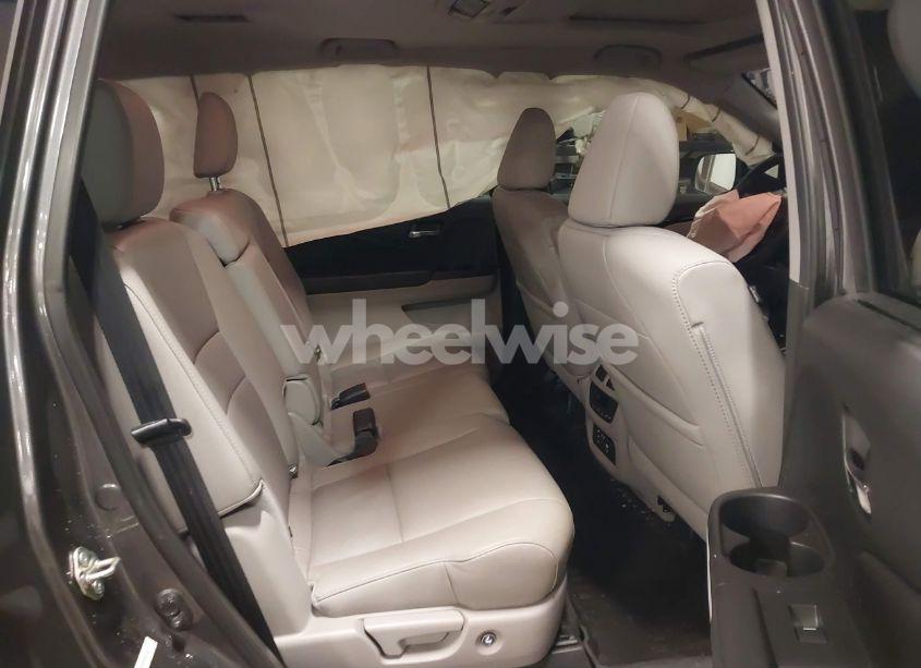 Photo 8 of 2016 Honda Pilot TOURING (VIN 5FNYF6H93GB124976)