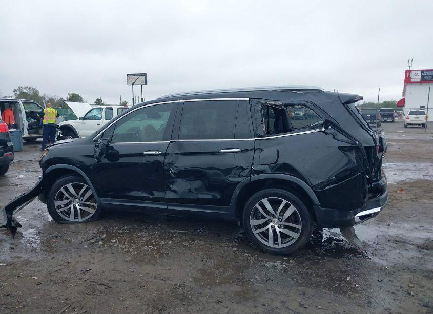 Photo 14 of 2017 Honda Pilot TOURING (VIN 5FNYF6H93HB022434)