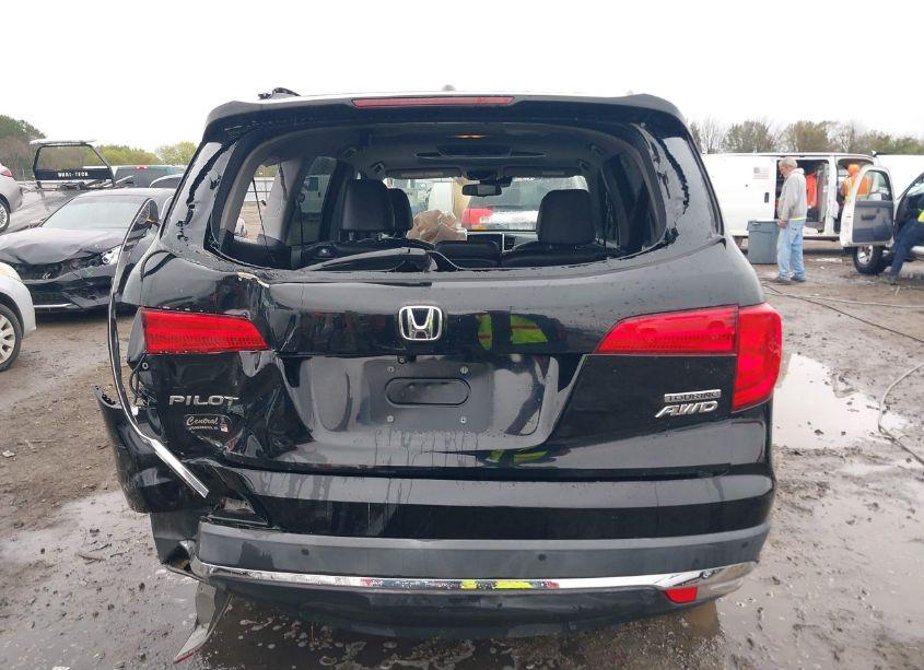 Photo 16 of 2017 Honda Pilot TOURING (VIN 5FNYF6H93HB022434)