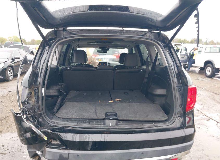 Photo 8 of 2017 Honda Pilot TOURING (VIN 5FNYF6H93HB022434)