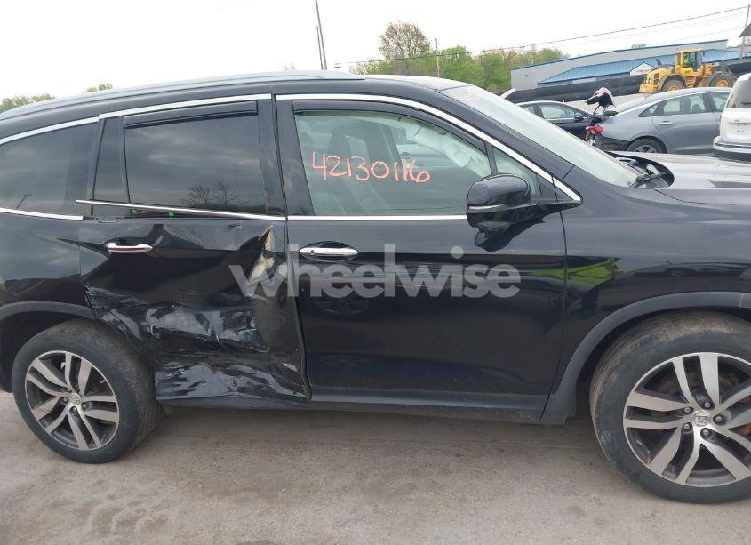 Photo 13 of 2017 Honda Pilot TOURING (VIN 5FNYF6H93HB028122)