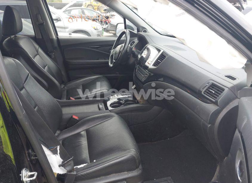 Photo 5 of 2017 Honda Pilot TOURING (VIN 5FNYF6H93HB028122)