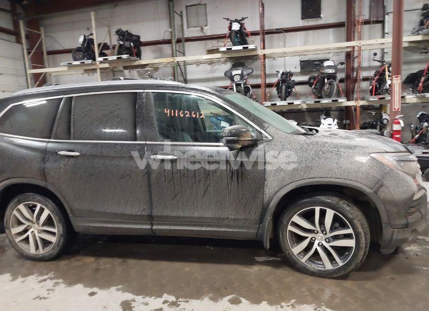 Photo 13 of 2017 Honda Pilot TOURING (VIN 5FNYF6H93HB064814)