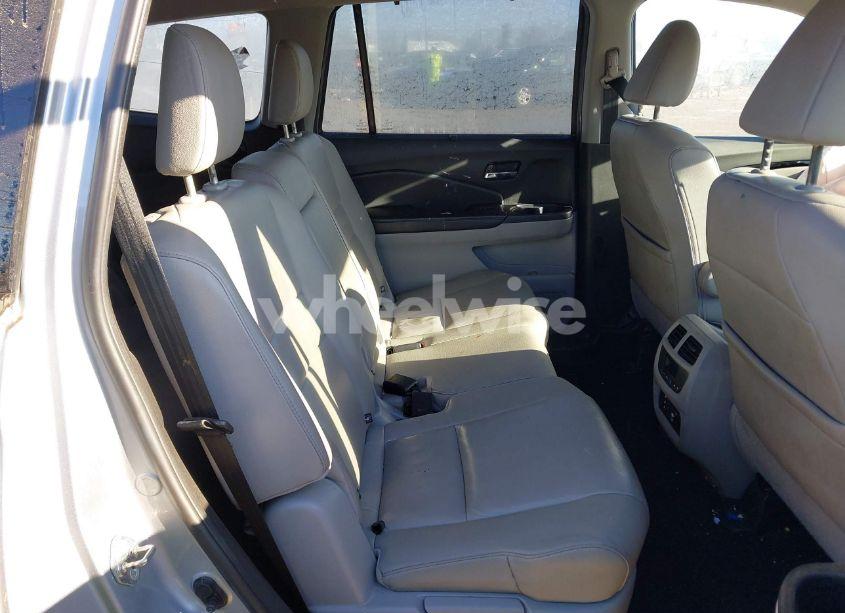 Photo 8 of 2016 Honda Pilot TOURING (VIN 5FNYF6H94GB085217)