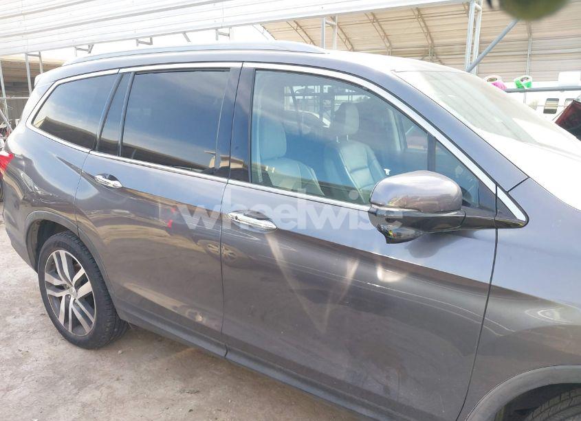 Photo 13 of 2016 Honda Pilot TOURING (VIN 5FNYF6H94GB124419)
