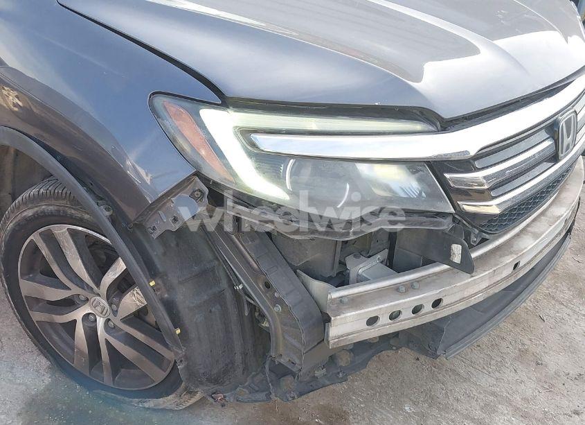 Photo 6 of 2016 Honda Pilot TOURING (VIN 5FNYF6H94GB124419)