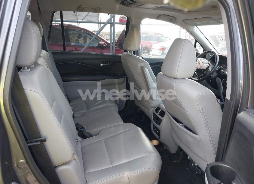 Photo 8 of 2016 Honda Pilot TOURING (VIN 5FNYF6H94GB124419)