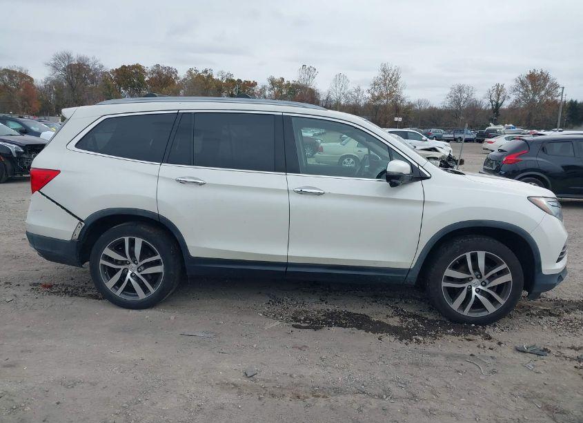 Photo 13 of 2017 Honda Pilot TOURING (VIN 5FNYF6H94HB022281)