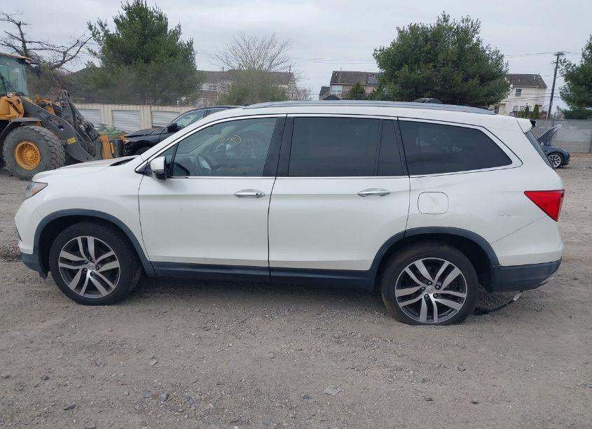 Photo 14 of 2017 Honda Pilot TOURING (VIN 5FNYF6H94HB022281)