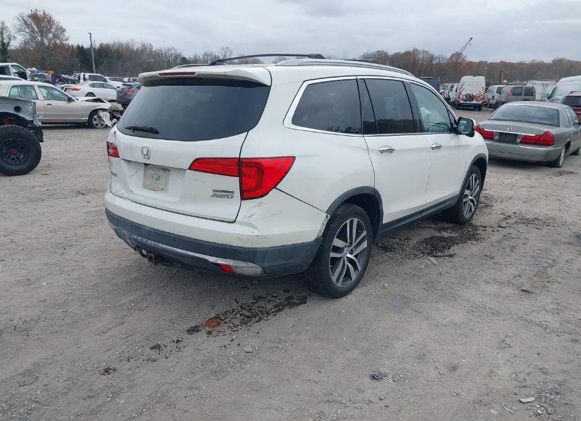 Photo 4 of 2017 Honda Pilot TOURING (VIN 5FNYF6H94HB022281)