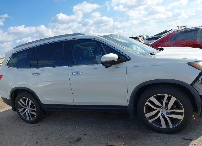 Photo 12 of 2017 Honda Pilot TOURING (VIN 5FNYF6H94HB044328)