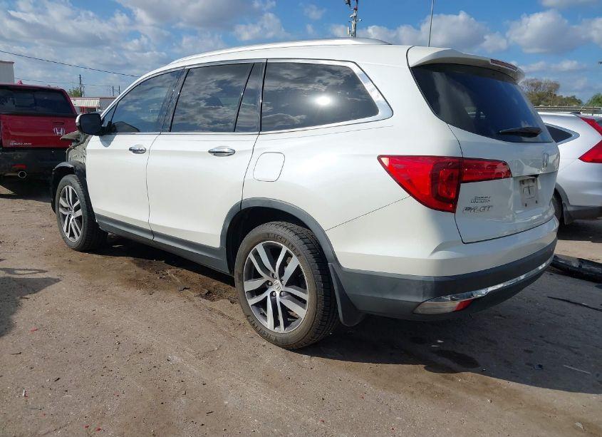 Photo 3 of 2017 Honda Pilot TOURING (VIN 5FNYF6H94HB044328)