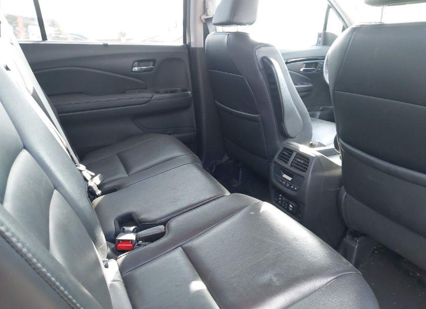 Photo 8 of 2017 Honda Pilot TOURING (VIN 5FNYF6H94HB044328)