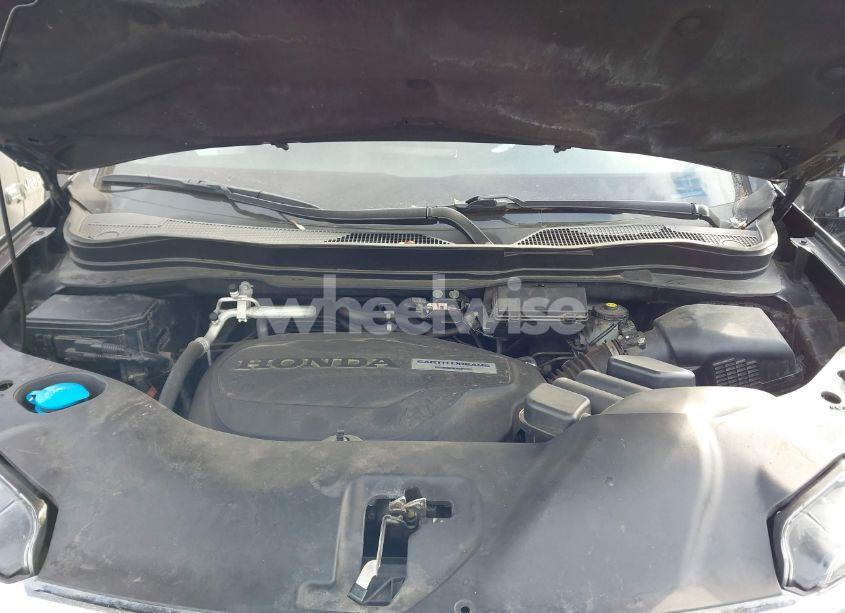 Photo 10 of 2018 Honda Pilot TOURING (VIN 5FNYF6H94JB042391)