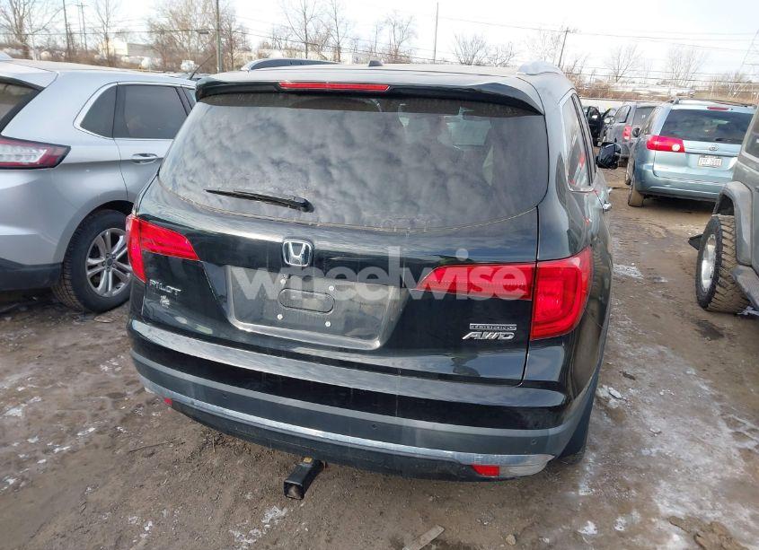 Photo 16 of 2018 Honda Pilot TOURING (VIN 5FNYF6H94JB042391)