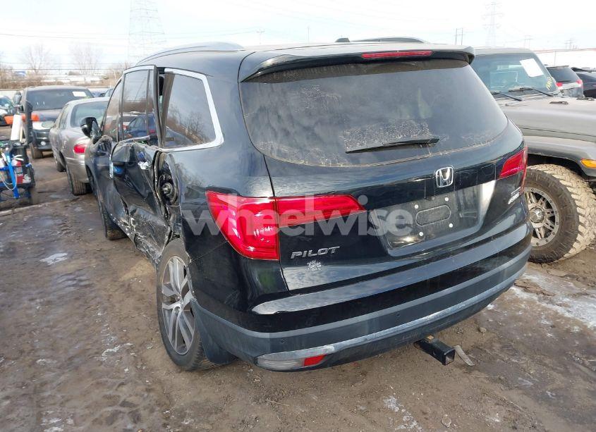 Photo 3 of 2018 Honda Pilot TOURING (VIN 5FNYF6H94JB042391)