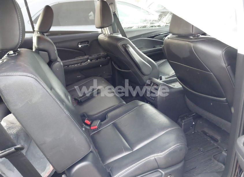 Photo 8 of 2018 Honda Pilot TOURING (VIN 5FNYF6H94JB042391)