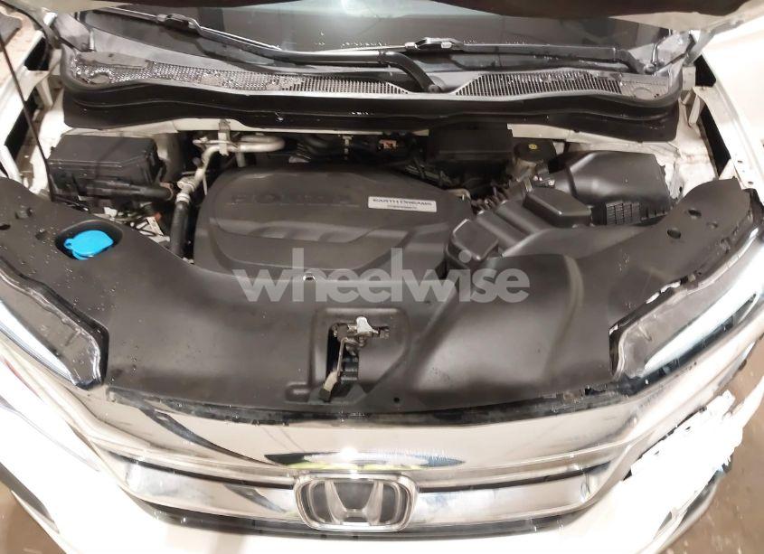 Photo 10 of 2019 Honda Pilot TOURING (VIN 5FNYF6H94KB052453)