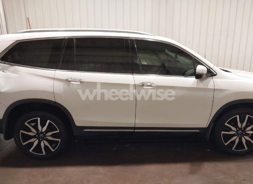 Photo 14 of 2019 Honda Pilot TOURING (VIN 5FNYF6H94KB052453)