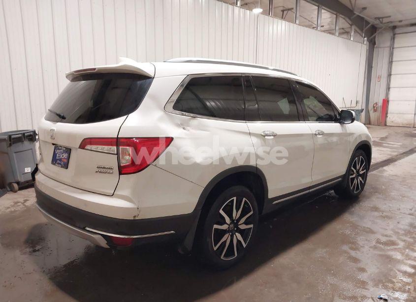 Photo 4 of 2019 Honda Pilot TOURING (VIN 5FNYF6H94KB052453)