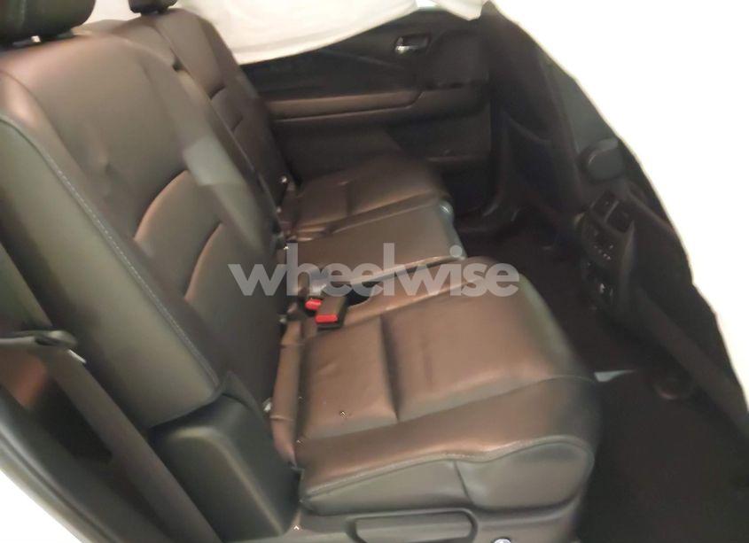 Photo 8 of 2019 Honda Pilot TOURING (VIN 5FNYF6H94KB052453)