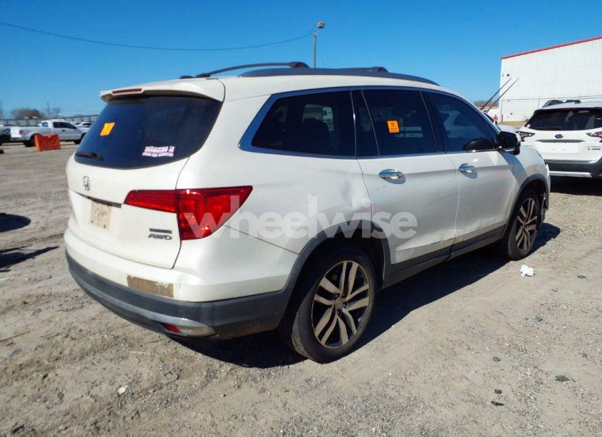 Photo 4 of 2016 Honda Pilot TOURING (VIN 5FNYF6H95GB030274)