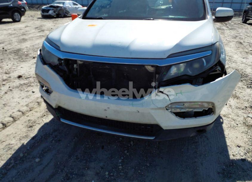 Photo 6 of 2016 Honda Pilot TOURING (VIN 5FNYF6H95GB030274)