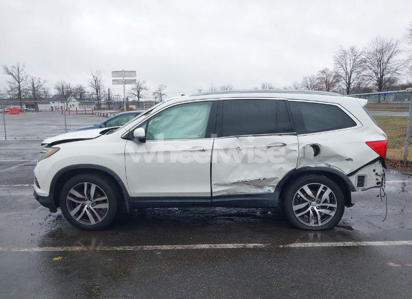 Photo 14 of 2016 Honda Pilot TOURING (VIN 5FNYF6H95GB062089)