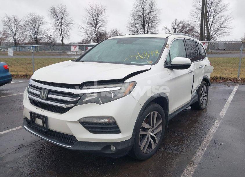 Photo 2 of 2016 Honda Pilot TOURING (VIN 5FNYF6H95GB062089)
