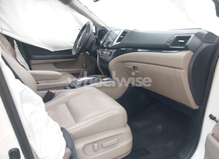 Photo 5 of 2016 Honda Pilot TOURING (VIN 5FNYF6H95GB062089)