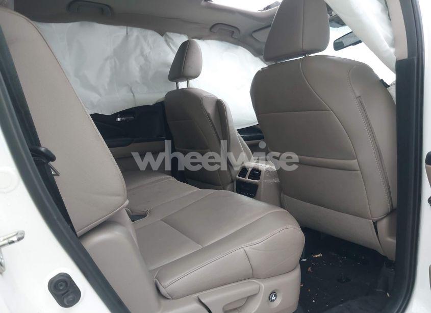 Photo 8 of 2016 Honda Pilot TOURING (VIN 5FNYF6H95GB062089)