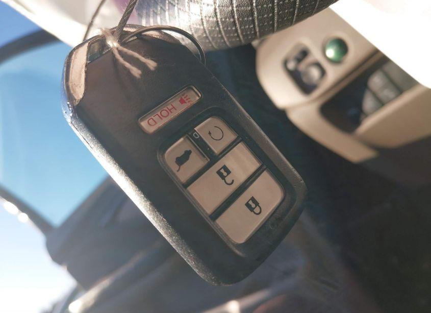 Photo 11 of 2016 Honda Pilot TOURING (VIN 5FNYF6H95GB096551)