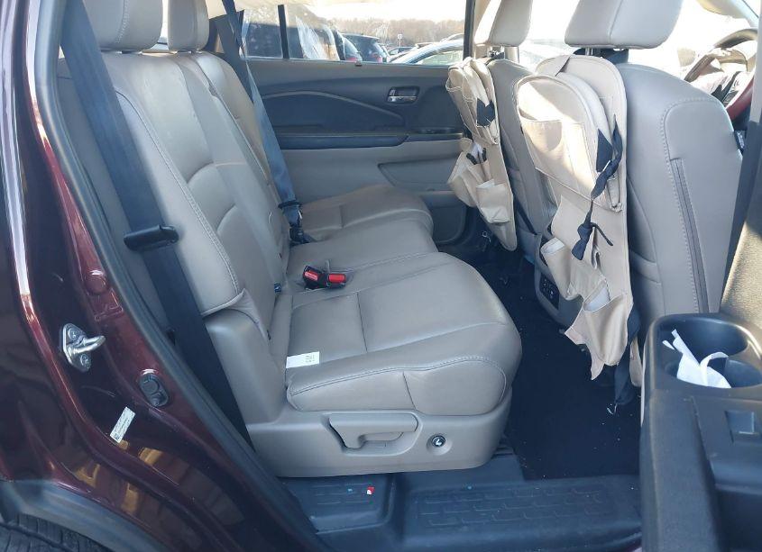 Photo 8 of 2016 Honda Pilot TOURING (VIN 5FNYF6H95GB096551)