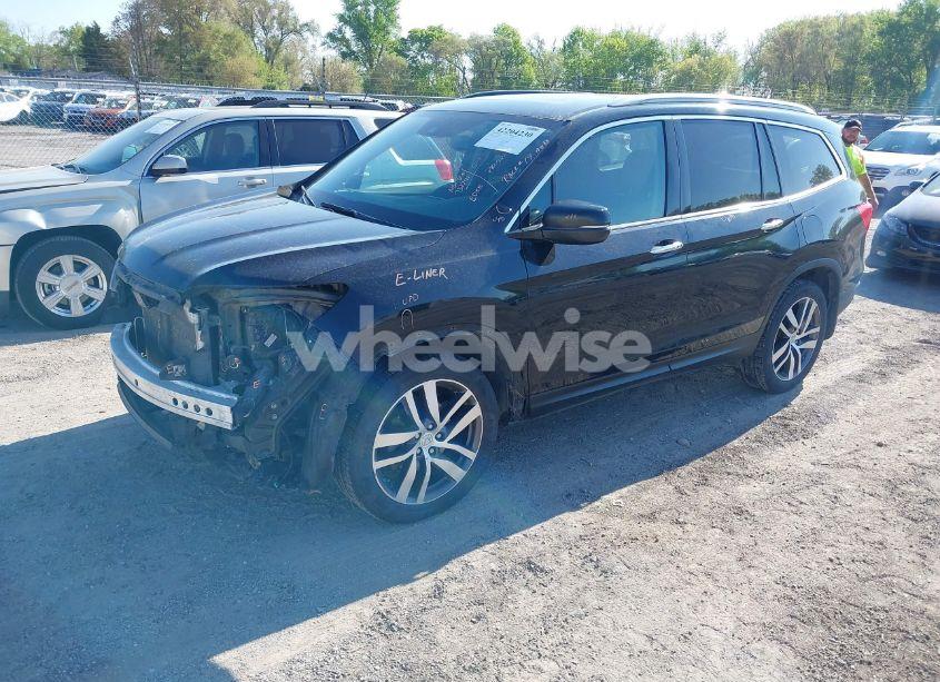 Photo 2 of 2016 Honda Pilot TOURING (VIN 5FNYF6H95GB104180)