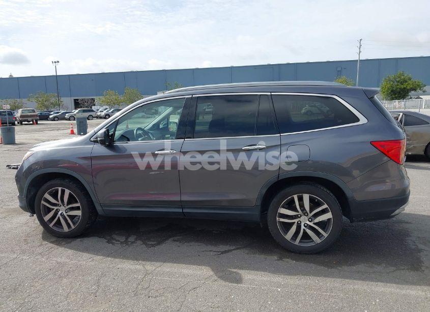 Photo 14 of 2016 Honda Pilot TOURING (VIN 5FNYF6H95GB107886)
