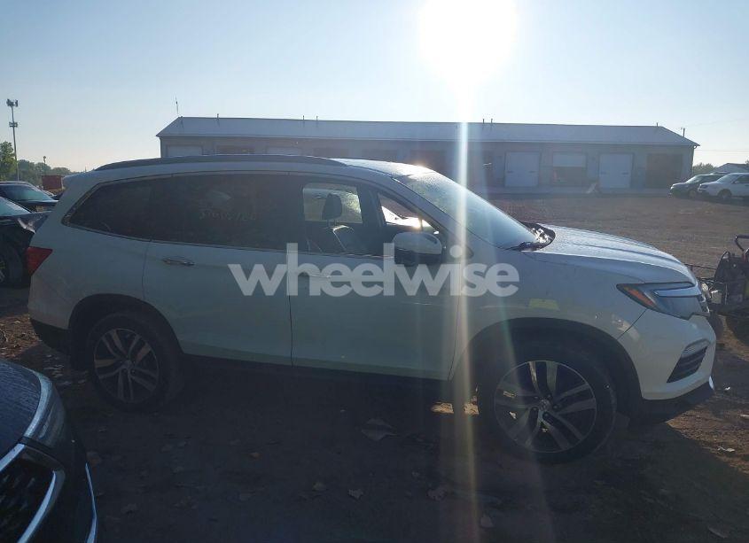 Photo 13 of 2017 Honda Pilot TOURING (VIN 5FNYF6H95HB029322)
