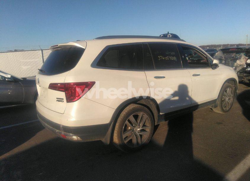 Photo 4 of 2017 Honda Pilot TOURING (VIN 5FNYF6H95HB029322)