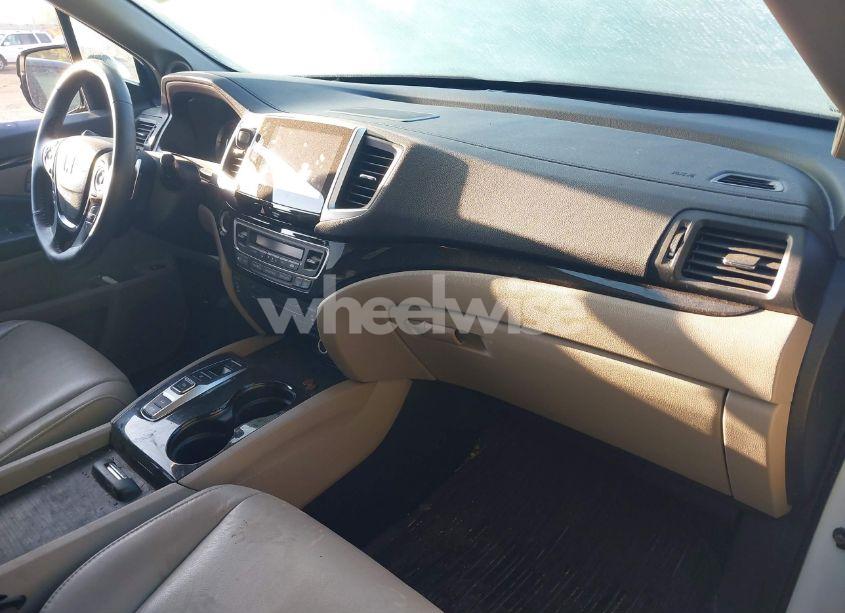 Photo 5 of 2017 Honda Pilot TOURING (VIN 5FNYF6H95HB029322)