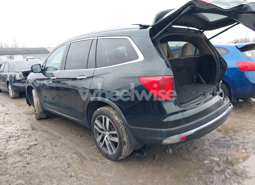 Photo 3 of 2017 Honda Pilot TOURING (VIN 5FNYF6H95HB035802)