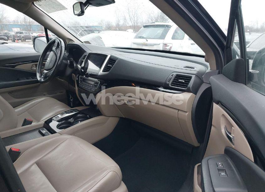 Photo 5 of 2017 Honda Pilot TOURING (VIN 5FNYF6H95HB035802)