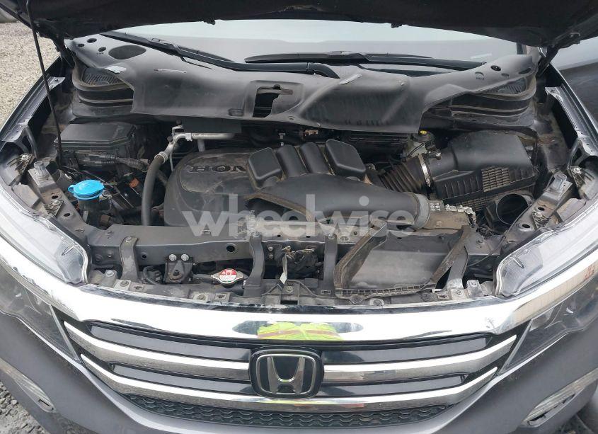 Photo 10 of 2017 Honda Pilot TOURING (VIN 5FNYF6H95HB058562)