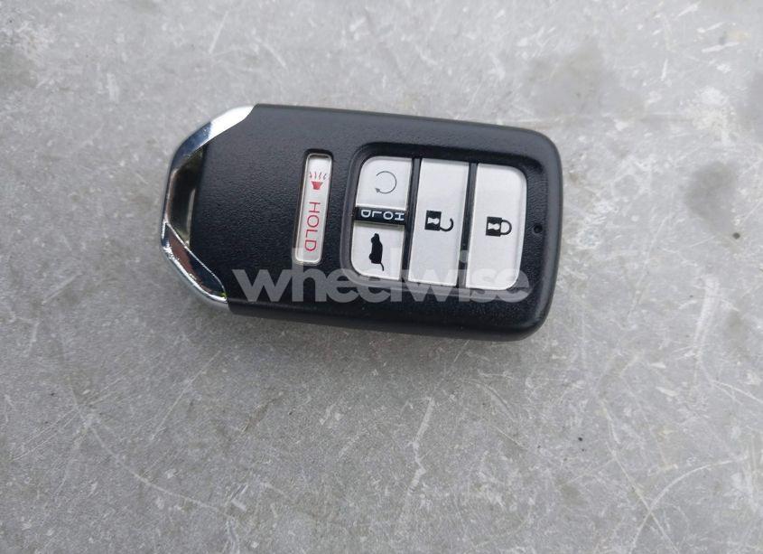 Photo 11 of 2017 Honda Pilot TOURING (VIN 5FNYF6H95HB058562)