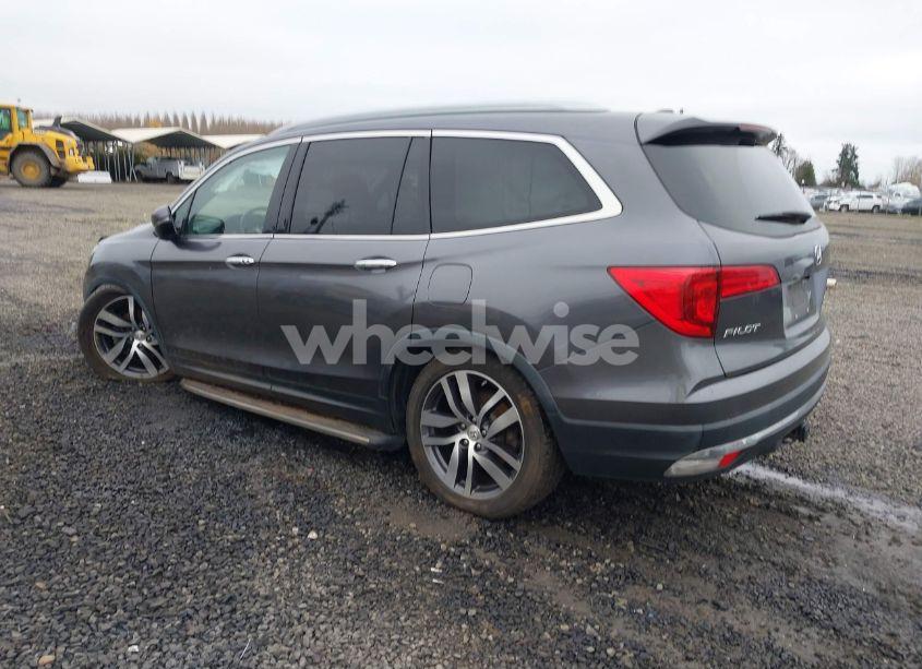 Photo 3 of 2017 Honda Pilot TOURING (VIN 5FNYF6H95HB058562)