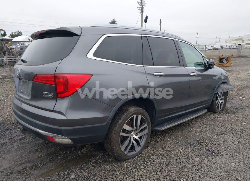 Photo 4 of 2017 Honda Pilot TOURING (VIN 5FNYF6H95HB058562)