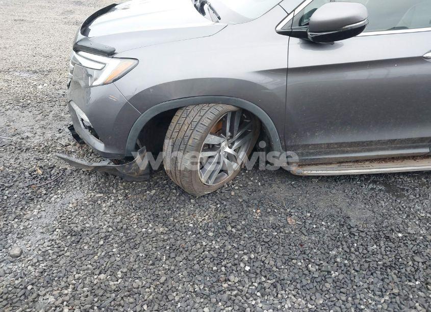 Photo 6 of 2017 Honda Pilot TOURING (VIN 5FNYF6H95HB058562)