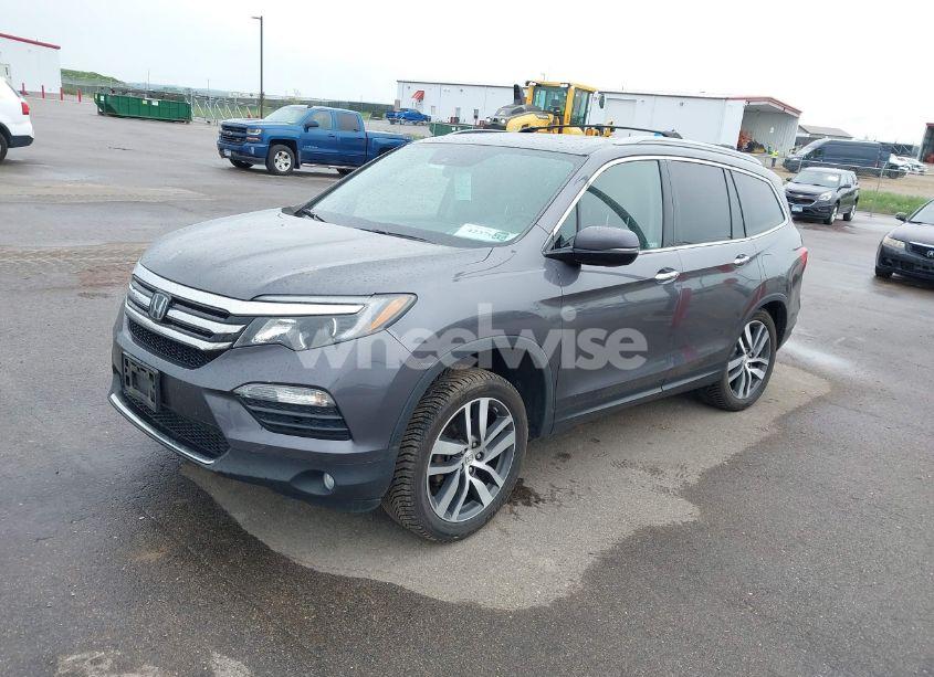 Photo 2 of 2017 Honda Pilot TOURING (VIN 5FNYF6H95HB093151)